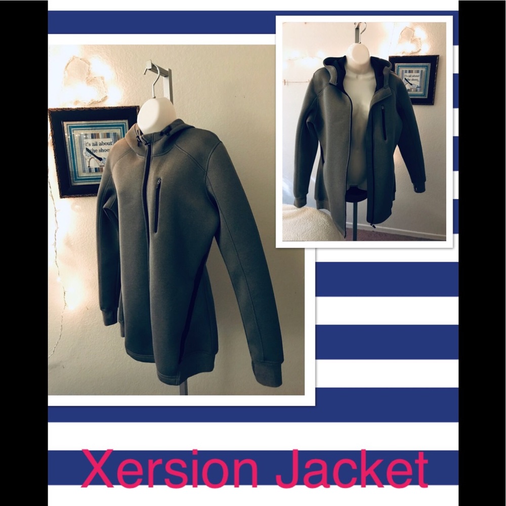 💙Xersion Women’s Performance hooded Zip up jacket